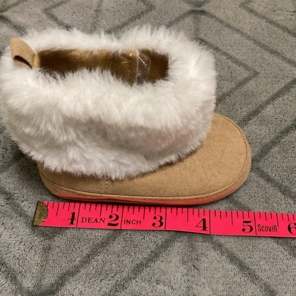 Rising star baby ugg like boots size 9-12 months